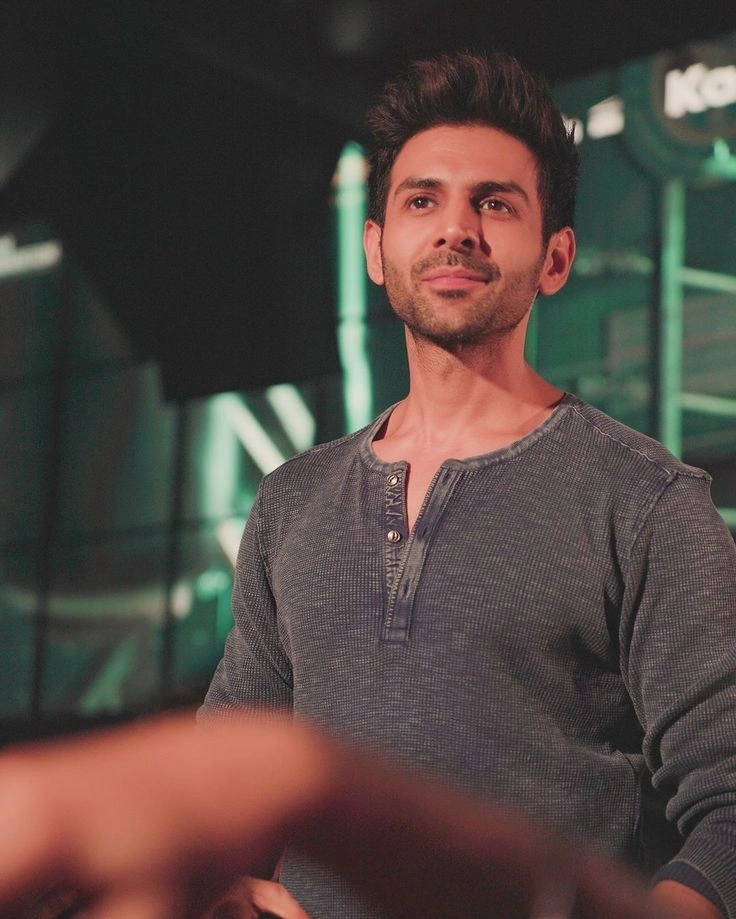 kartik aaryan hairstyle