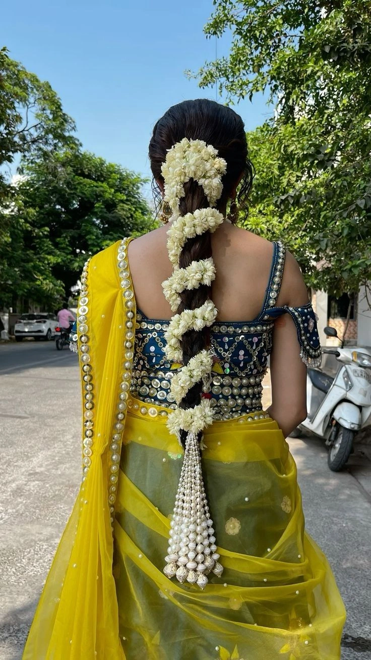 bridal gajra hairstyle